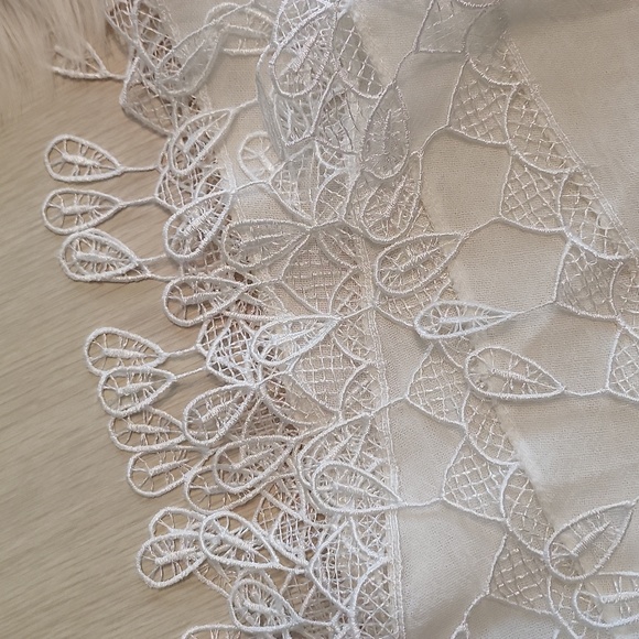 Swedish shop linen shawl - Picture 9 of 10